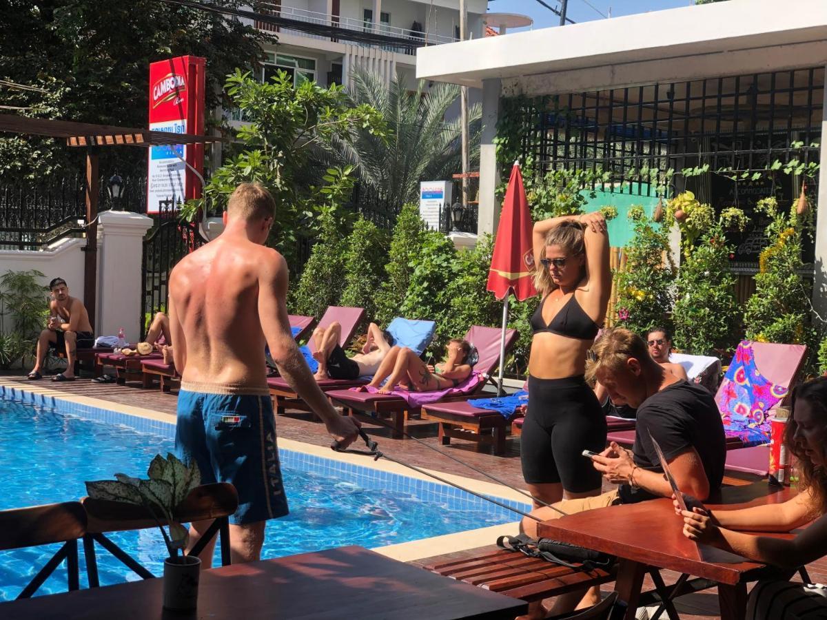 פנום פן Poolside Villa מראה חיצוני תמונה